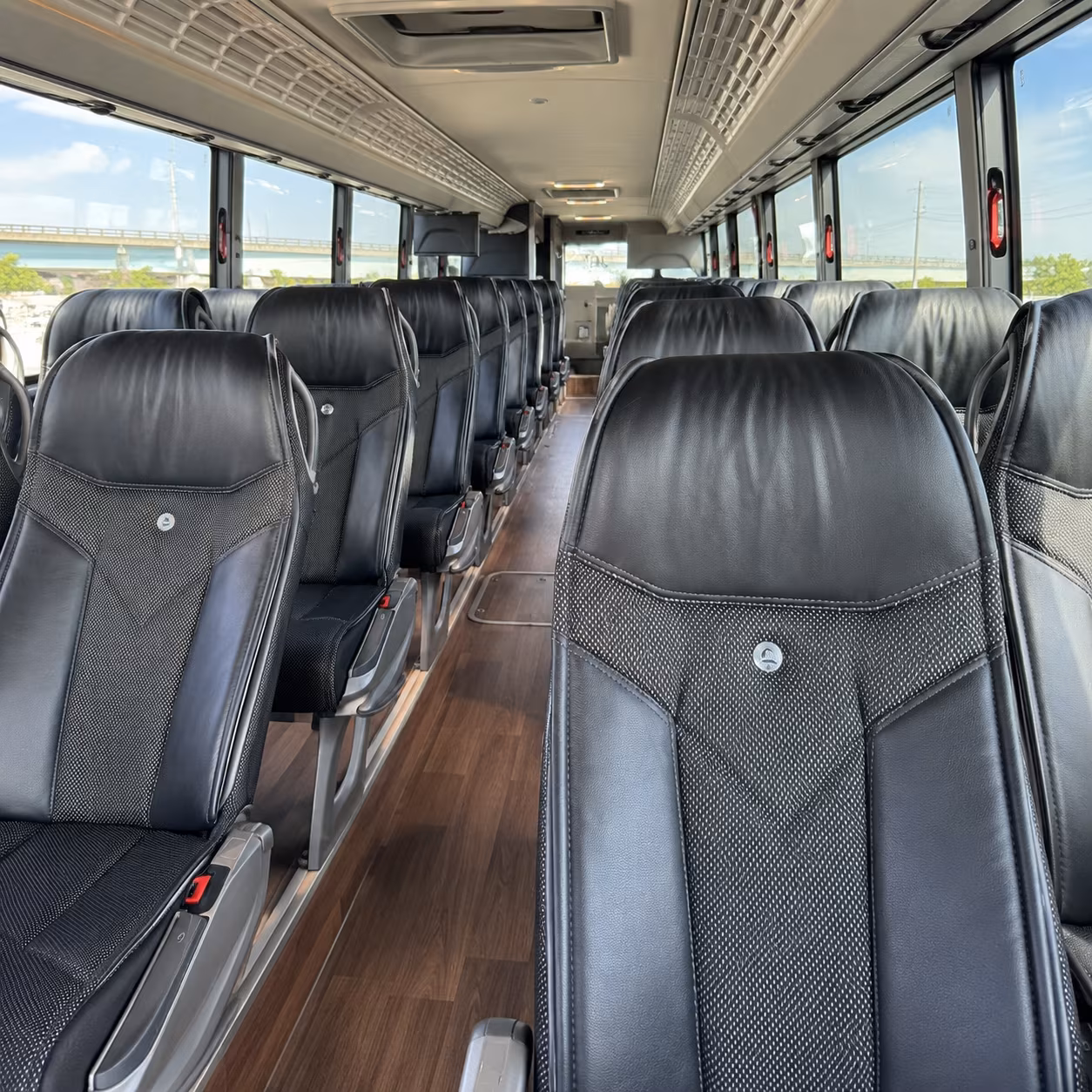 charter buses to the gorge amphitheatre and major concert venues